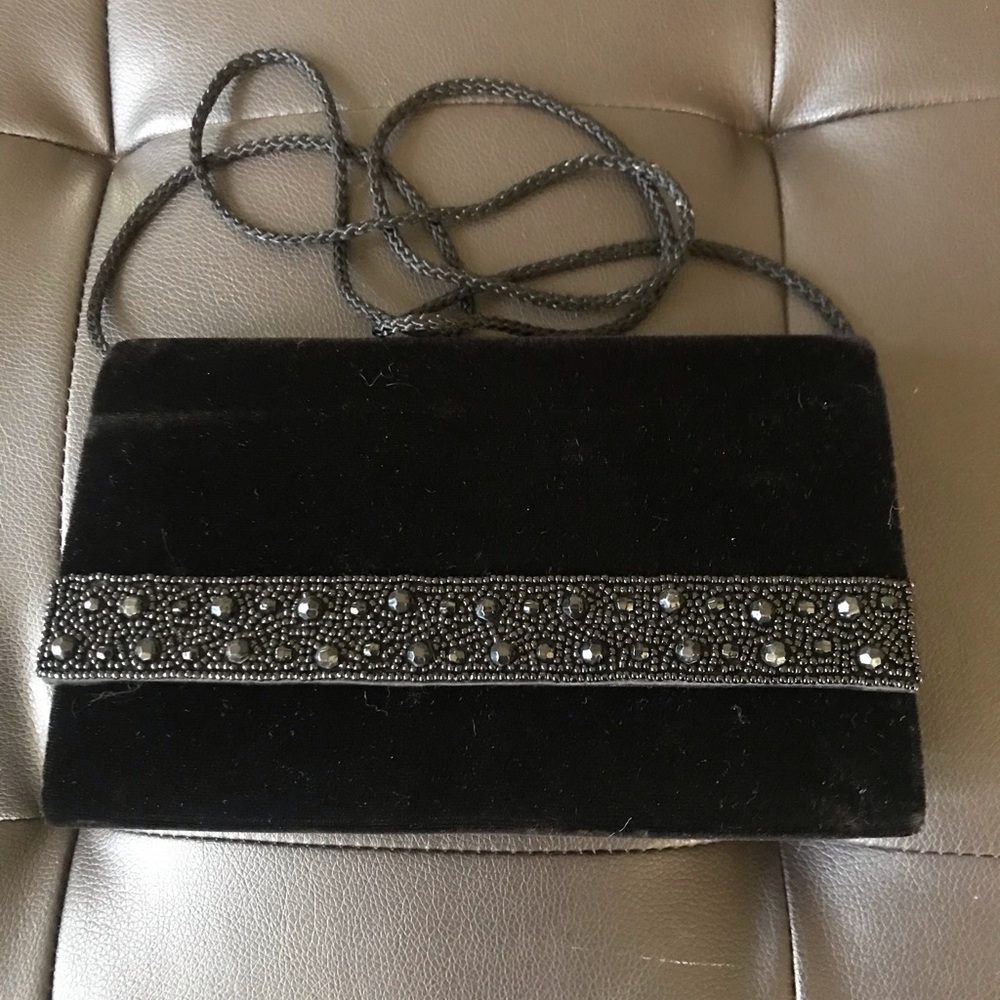 Black beaded velvet clutch purse with handle